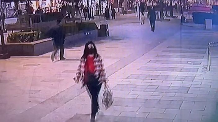 Arnavutköy'de adım adım takip edip telefonu böyle çaldı -1