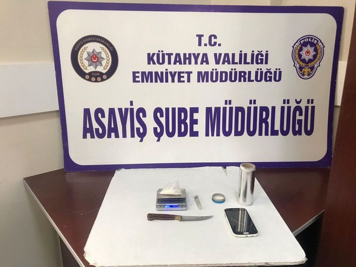 Taksi ile polisten kaçan 2 şüphelinin yakalanma anı kamerada -5