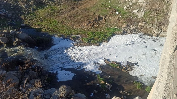 Amasya'da kötü kokular yayan Tersakan Çayı'ndaki köpürmeye inceleme