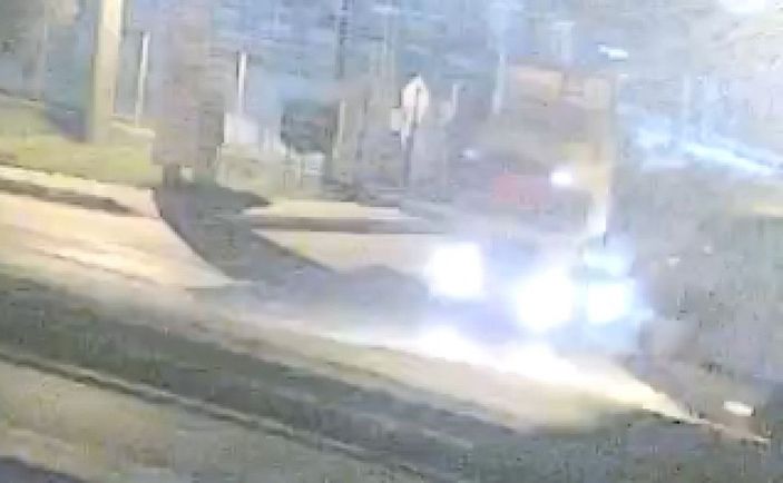 Camından fırladığı TIR’ın altında kaldı; kaza kamerada -3