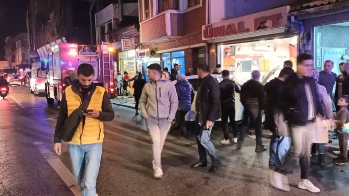 Fatih'te motosikletlere çarpan otomobil kasaba girdi: 4 yaralı -8