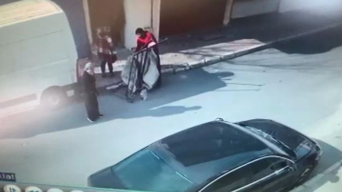 Avcılar'da çek çek arabalı hırsızlar kamerada -3