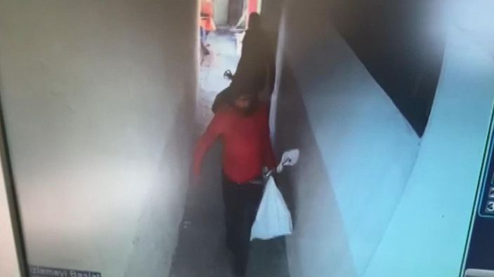 Avcılar'da çek çek arabalı hırsızlar kamerada -2