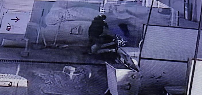 20 yıl hapisle aranan hükümlü otomobilini yıkarken yakalandı -6