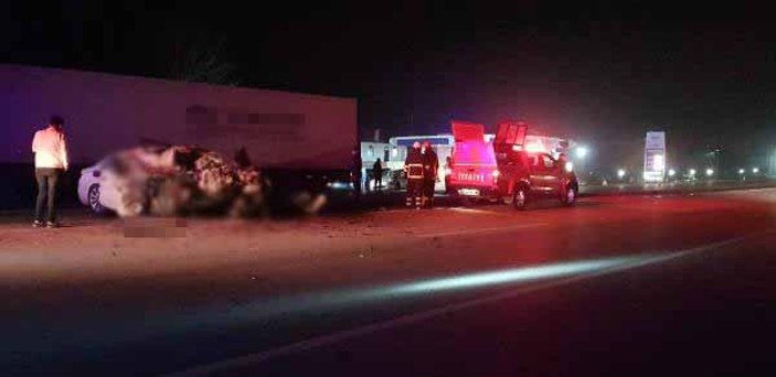 3'ü üniversiteli kız öğrenci 5 kişinin öldüğü kazada, hız kadranı 230’da takılı kalmış -7