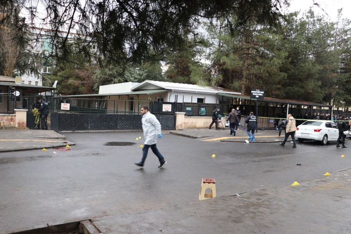 Diyarbakır'da adliye önünde silahlı kavga: 6 yaralı -7