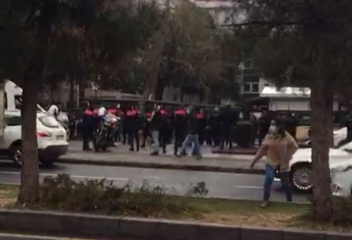 Diyarbakır'da adliye önünde silahlı kavga: 6 yaralı -3