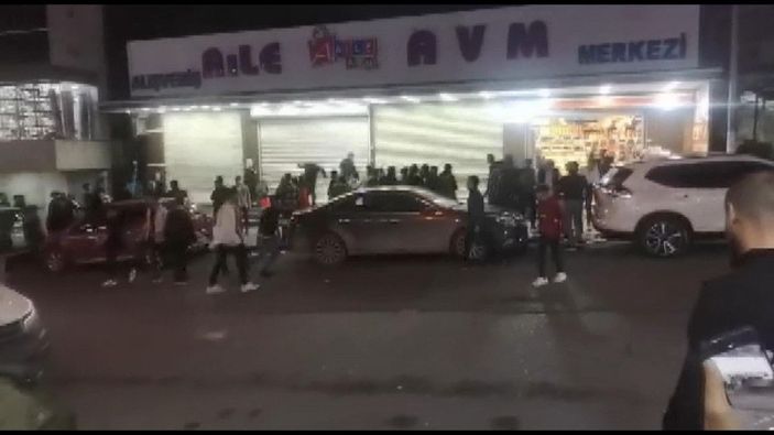 Esenyurt'ta öfkeli grup iş yerinin camlarını taşladı: 7 gözaltı