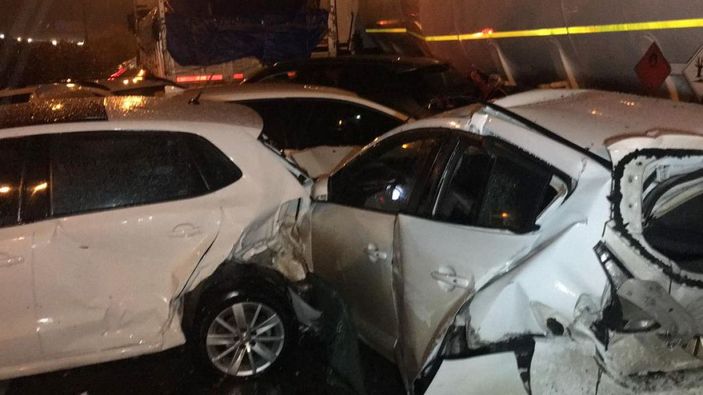 Gaziantep'te 11 aracın karıştığı zincirleme kazada 8 kişi yaralandı -6
