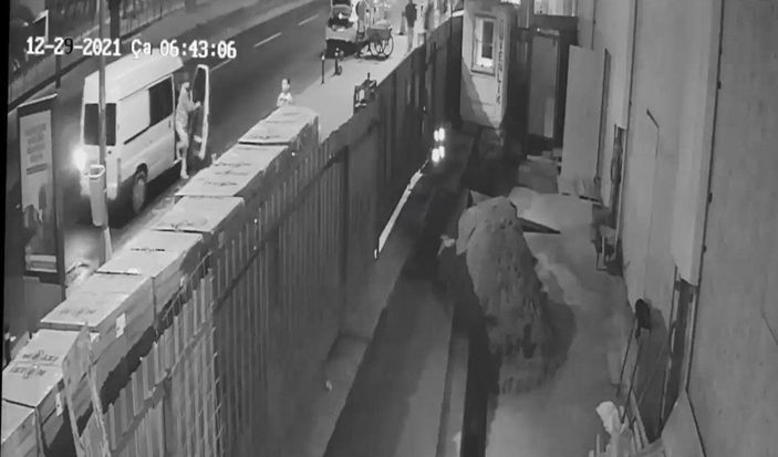 Hiç kimseye aldırmadılar; 200 bin liralık musluk çaldılar -1