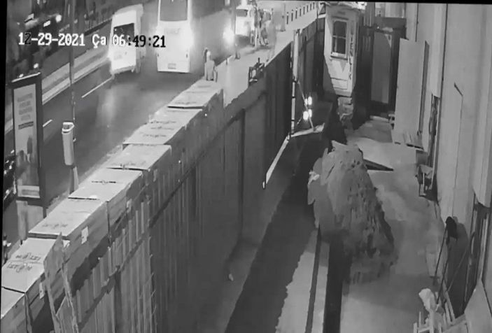 Hiç kimseye aldırmadılar; 200 bin liralık musluk çaldılar -6