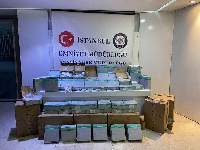 d Hiç kimseye aldırmadılar; 200 bin liralık musluk çaldılar -10