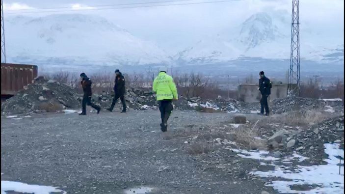 d Sokak köpeklerinin saldırısına uğrayan çocuk yaralandı -1