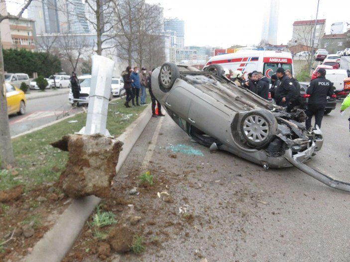Ümraniye'de kaza anı : Polis memuruna meslektaş desteği -7