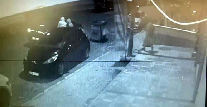 Cep telefonu ve bilgisayar hırsızlığı şüphelileri kamerada -2