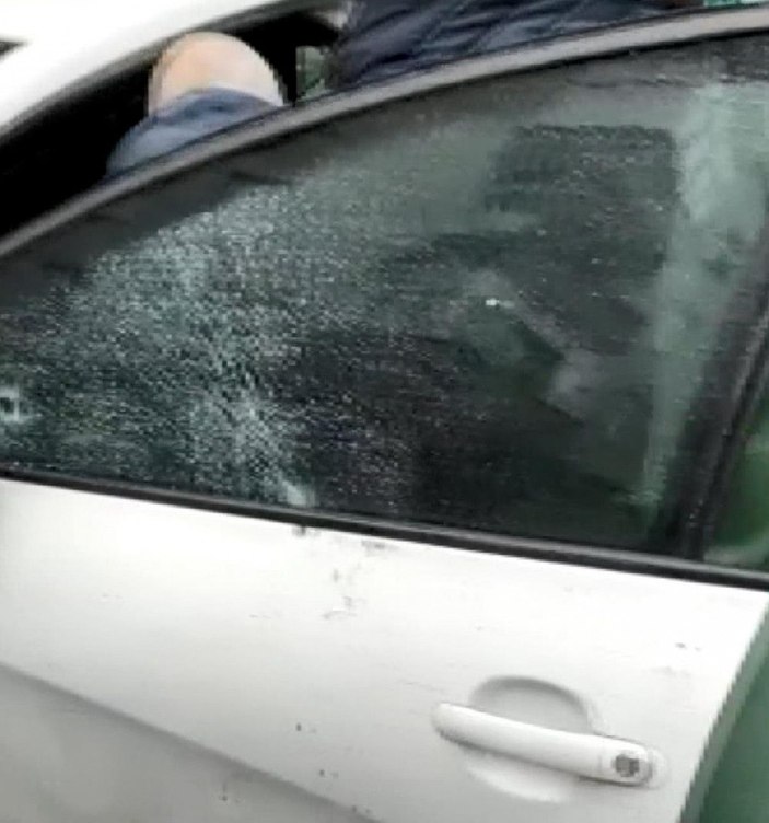 Gaziosmanpaşa'da otomobilinin önünü kestiği eski sevgilisini silahla yaraladı -1