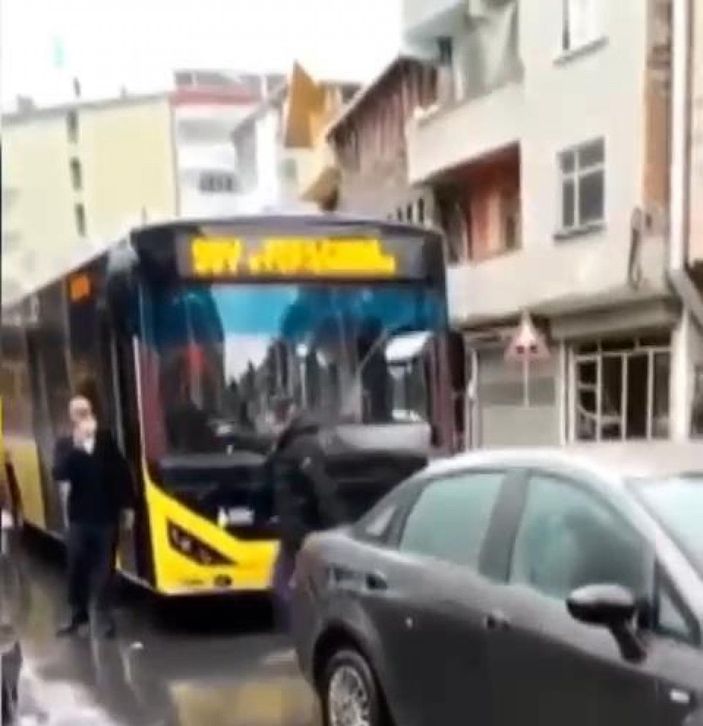 Eyüpsultan'da silah doğrulttuğu İETT otobüs şoförünü darbetti -2