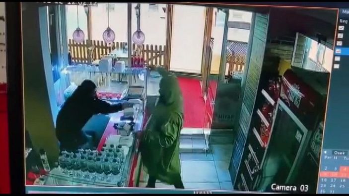 Arnavutköy'de çiğ köfteciye kurşun yağdırdı, o anlar kamerada  -3