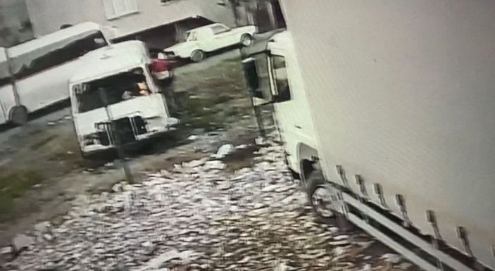 Avcılar'da minibüsü yakıp kaçtılar -2