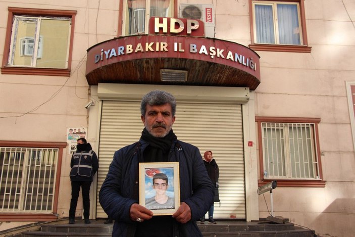 Evlat nöbetindeki ailelerle HDP’de çalışanlar arasında gerginlik -8