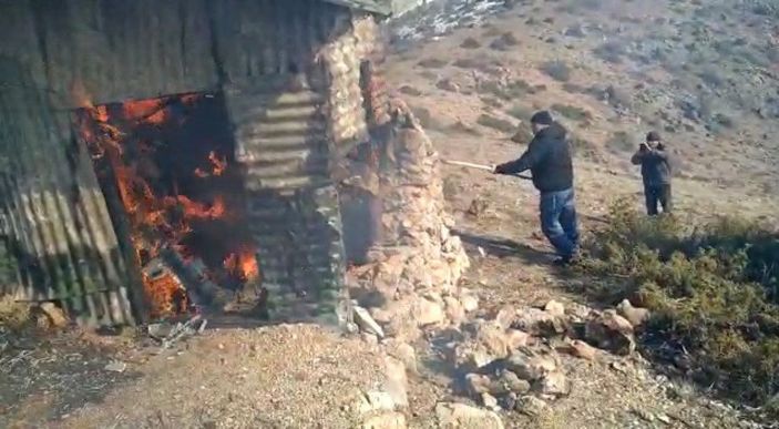 Kaçak av için yapılan kulübe yakılarak imha edildi -1