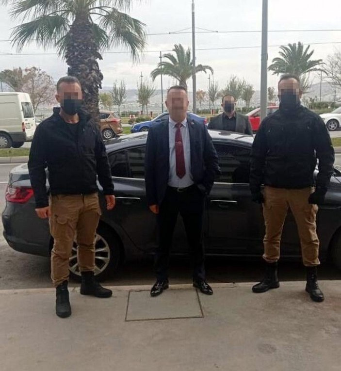 Kendilerini tuğgeneral ve yüzbaşı olarak tanıtıp, dolandırıcılık yapmaya çalışan 2 şüpheliye gözaltı -1