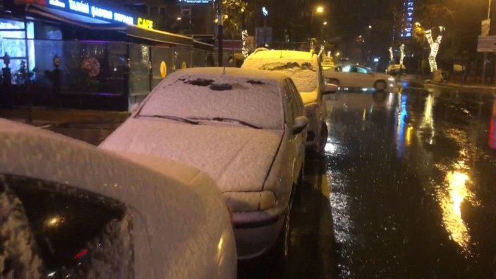 İstanbul'da ani kar yağışı