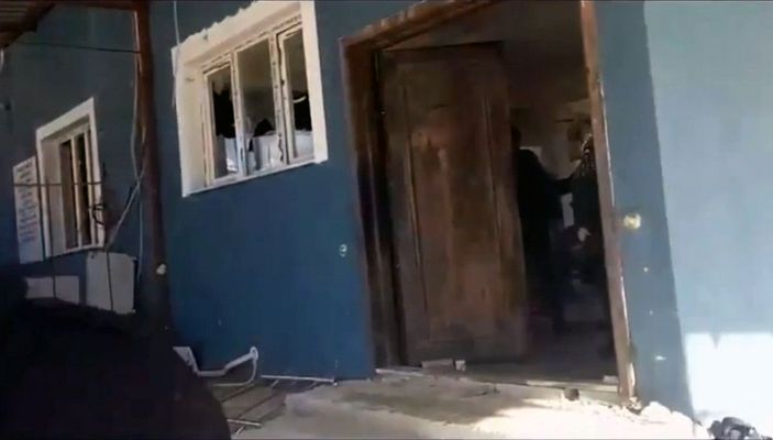 Taziye evinde çıkan yangında 15 kişi dumandan etkilendi -2