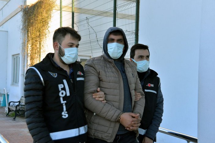 Adana'da 4 milyon kaçak makaron ele geçirildi; fabrika sahibi gözaltında  -5