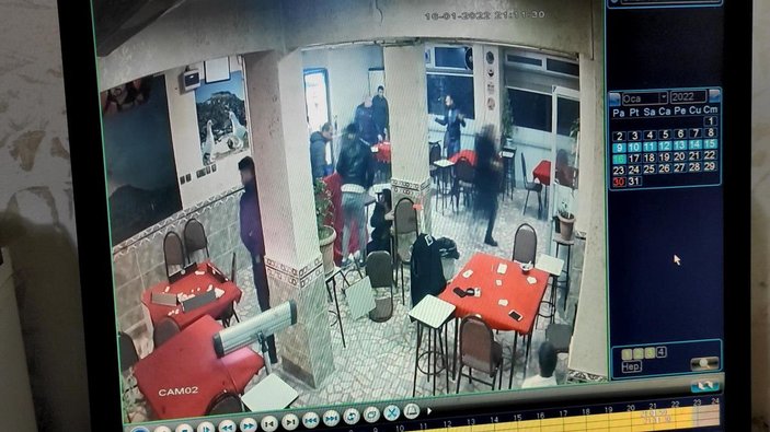 Küçükçekmece'de kahvehaneye silahlı saldırı: 2 yaralı  -2