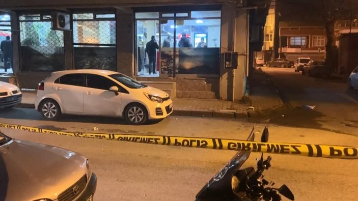 Küçükçekmece'de kahvehaneye silahlı saldırı: 2 yaralı  -6