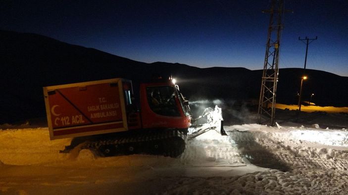 2 bin 812 rakımlı köyde hastalanan İslam bebek için seferber oldular  -7