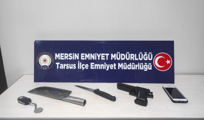 Satır bıçak ve oyuncak tabanca ile markete girip dehşeti yaşattılar -5