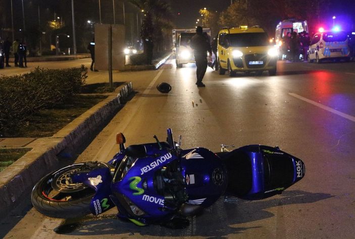 Yarış motosikletiyle refüje çarptığı kazada öldü -1
