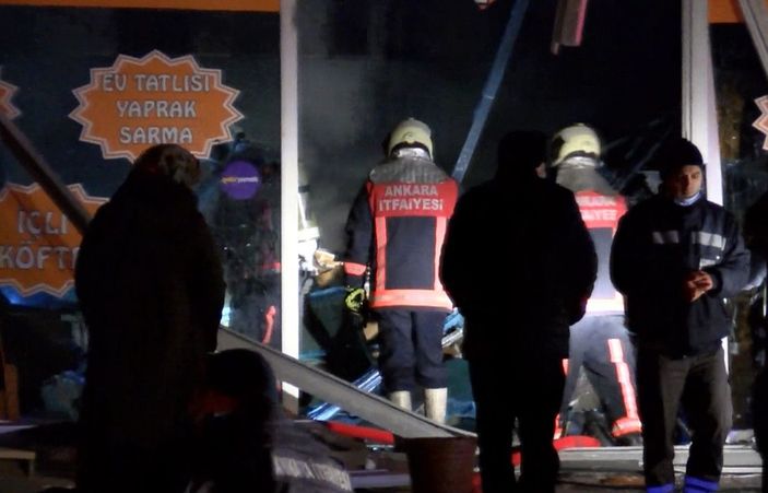 Oto lastikçide patlama sonrası yangın; 1 kişi yaralandı, 3 iş yeri hasar gördü -3