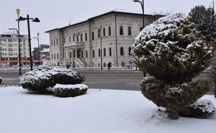 Sivas'ta kar yağışı; 780 yerleşim yerine ulaşım yok -4