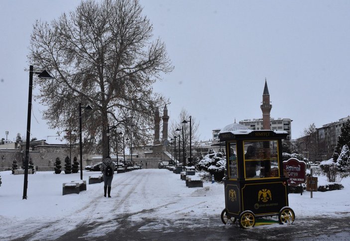 Sivas'ta kar yağışı; 780 yerleşim yerine ulaşım yok -7