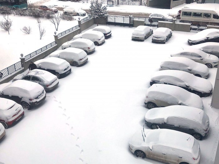 Sivas'ta kar yağışı; 780 yerleşim yerine ulaşım yok -10