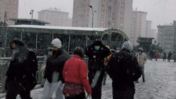 Fotoğraf Ek//İstanbul'da kar başladı; trafik yüzde 90'a ulaştı -2