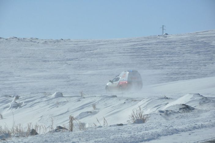 Kardan kapanan köylerdeki diyaliz hastaları için seferber oldular  -2