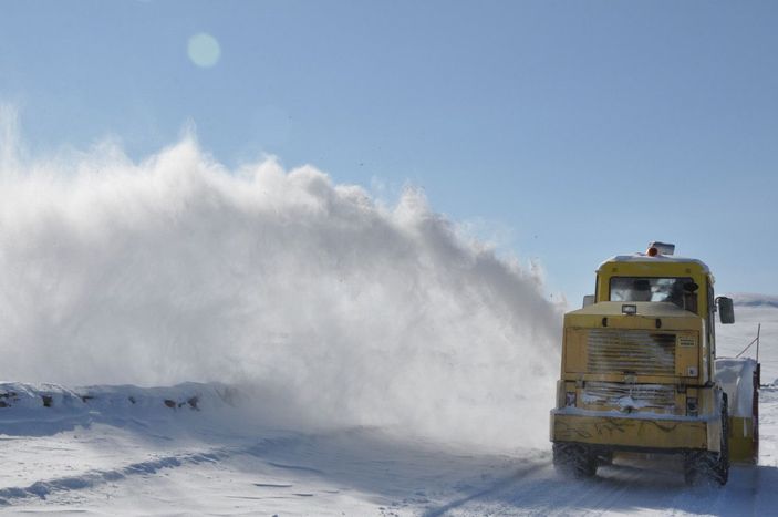 Kardan kapanan köylerdeki diyaliz hastaları için seferber oldular  -3