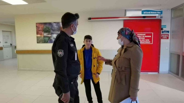 Bursa’da başıboş köpek kartopu oynayan gence saldırdı -5