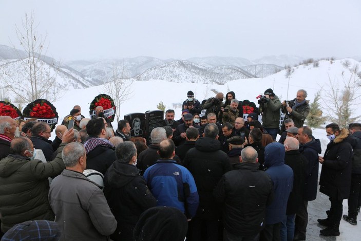 Kamer Genç memleketi Tunceli’de, mezarı başında anıldı -9