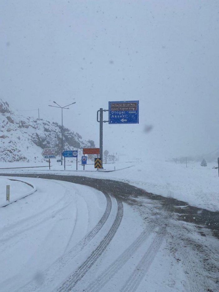 Antalya-Konya karayolu araç trafiğine kapatıldı -2