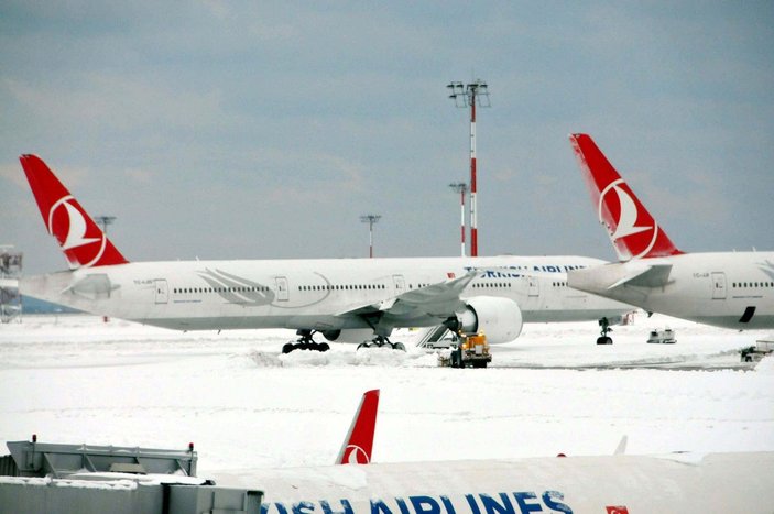 İstanbul Havalimanı'nda kar temizleme çalışmaları  -9
