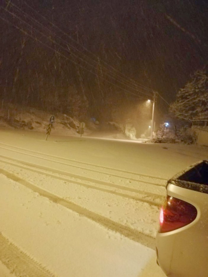 Marmaris’in kırsal mahallelerine 13 yıl sonra kar yağdı  -7