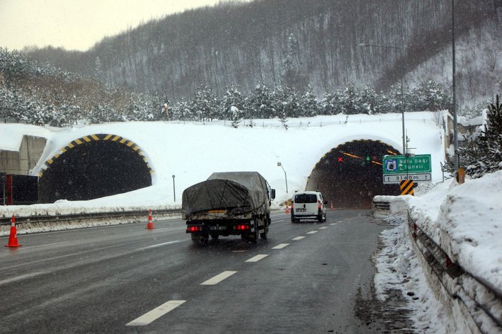 Bolu Dağı'nın İstanbul istikameti kar temizliği için trafiğe kapatılacak -2