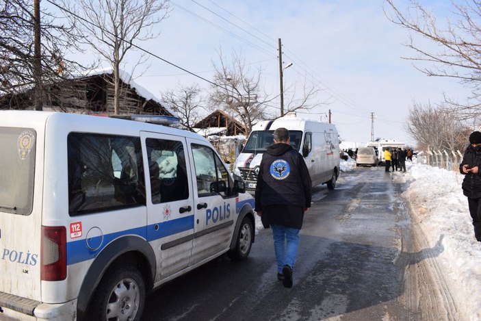 Annesiyle tartışan babasını tüfekle öldürdü -1
