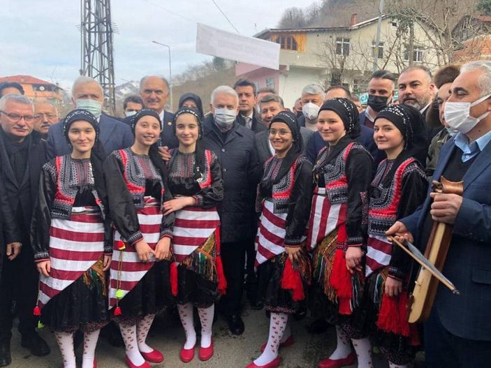 Binali Yıldırım, 'kuşdili' ise seslendi -8