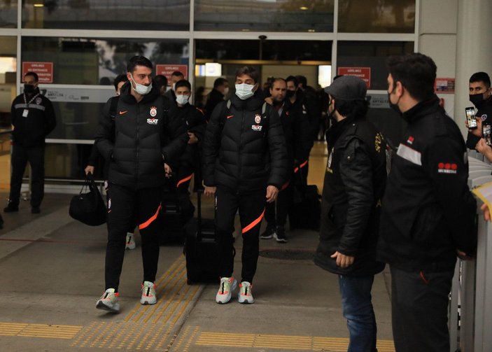 Galatasaray'a, Antalya'da Fatih Terim mesajlı karşılama -6